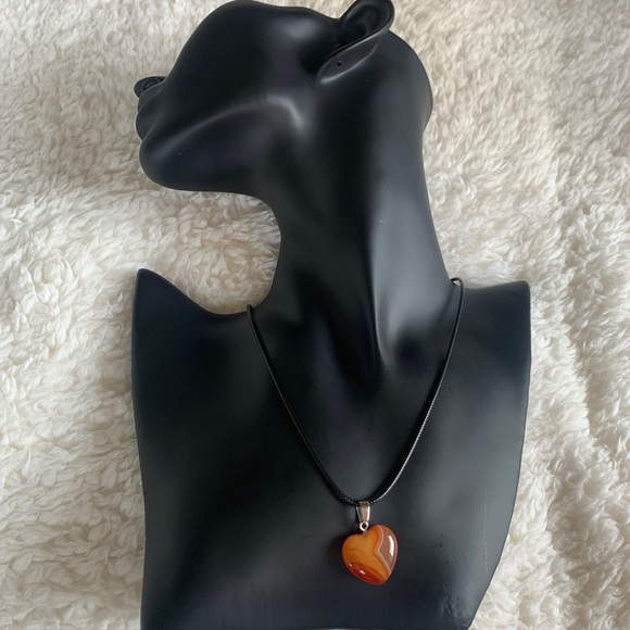 2396 Chic Heart-Shaped Agate Necklace in Warm Tones - Picture 7 of 9